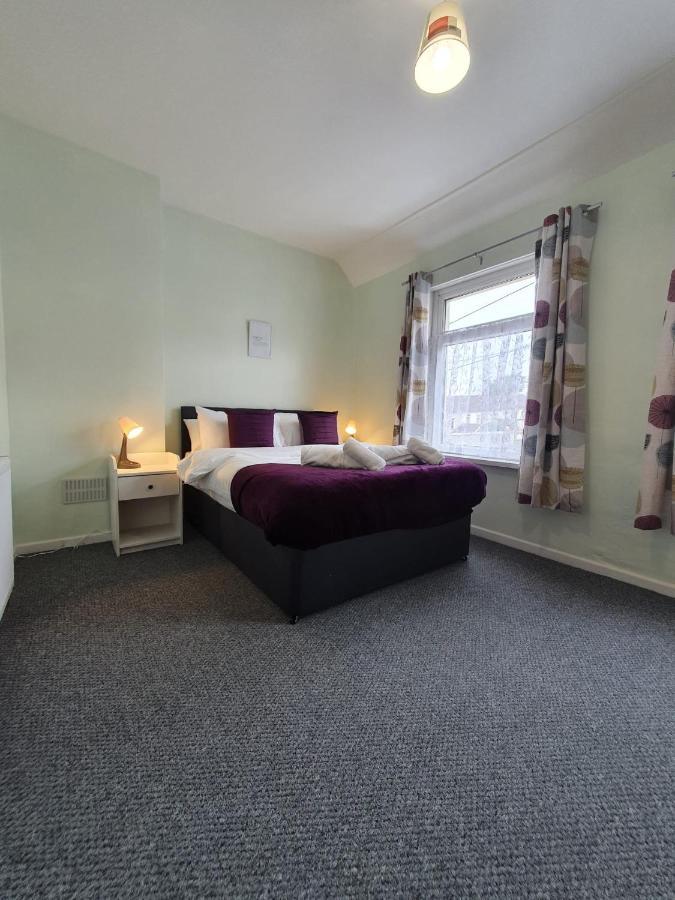 2 Bed House, Contractors & Holiday Guests Welcomed Dowlais Экстерьер фото