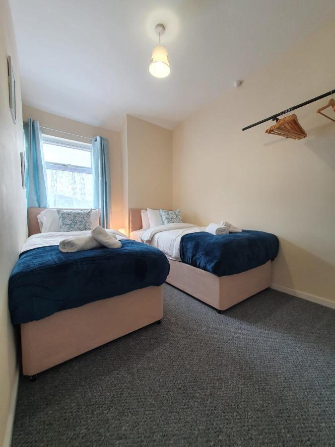 2 Bed House, Contractors & Holiday Guests Welcomed Dowlais Экстерьер фото
